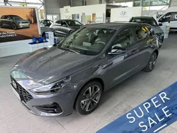 Grau Gebraucht 2024 Hyundai i30 Advantage Limousine | 19.990 € (Fairer Preis)