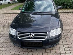 Schwarz Gebraucht 2001 VW Passat Basis Limousine | 1.900 € (Guter Preis)