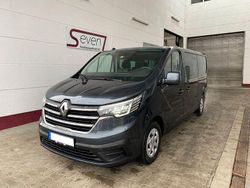 Grau Gebraucht 2024 Renault Trafic Van / Kleinbus | 32.990 € (Guter Preis)