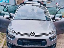 Grau Gebraucht 2017 Citroën Grand C4 Picasso Van / Kleinbus | 13.000 € (Etwas zu teuer)