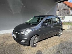 Grau Gebraucht 2013 Hyundai i10 Edition Kleinwagen | 3.300 € (Fairer Preis)