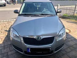 Braun Gebraucht 2009 Skoda Fabia Limousine | 4.500 € (Etwas zu teuer)