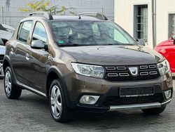 Braun Gebraucht 2017 Dacia Sandero Prestige Limousine | 8.990 € (Fairer Preis)