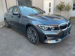 Grau Gebraucht 2020 BMW 330e Luxury Line Limousine | 25.990 € (Fairer Preis)