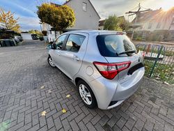 Silber Gebraucht 2018 Toyota Yaris Limousine | 12.500 € (Fairer Preis)