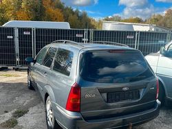 Grau Gebraucht 2003 Ford Focus Kombi | 750 € (Guter Preis)
