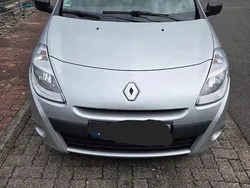 Silber Gebraucht 2012 Renault Clio IV Limousine | 2.350 € (Superpreis)