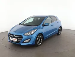 Blau Gebraucht 2016 Hyundai i30 Passion Limousine | 9.900 € (Fairer Preis)