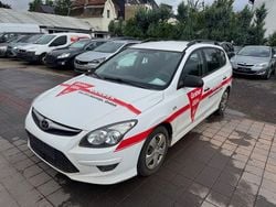 Weiß Gebraucht 2011 Hyundai i30 Edition Kombi | 1.250 € (Guter Preis)