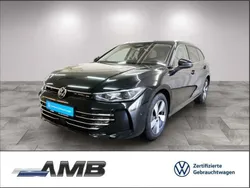 0e grenadillschwarz metallic Gebraucht 2024 VW Passat Elegance Kombi | 37.960 € (Teuer)