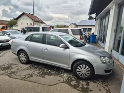 Silber Gebraucht 2008 VW Jetta Comfortline Limousine | 2.500 €