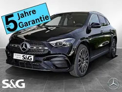 Unilack nachtschwarz Gebraucht 2025 Mercedes GLA200 AMG SUV | 53.292 €