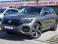 Grau Gebraucht 2020 VW Touareg R-line SUV | 47.950 € (Teuer)