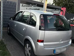 Silber Gebraucht 2005 Opel Meriva Van / Kleinbus | 2.000 € (Fairer Preis)
