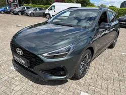 Cypress green Neu 2025 Hyundai i30 Kombi | 26.490 € (Etwas zu teuer)