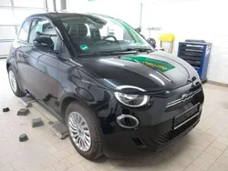 Schwarz Gebraucht 2023 Fiat 500e Kleinwagen | 21.898 € (Fairer Preis)