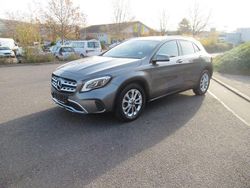 Grau Gebraucht 2019 Mercedes GLA180 SUV | 19.300 € (Fairer Preis)