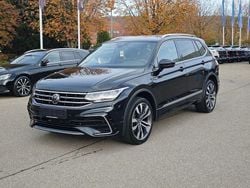 Schwarz Gebraucht 2023 VW Tiguan Allspace R-line SUV | 41.700 € (Etwas zu teuer)