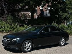 Schwarz Gebraucht 2017 Mercedes E220 Limousine | 13.566 €