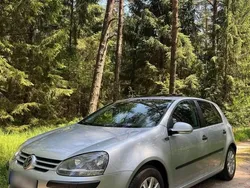 Grau Gebraucht 2003 VW Golf IV Kleinwagen | 3.500 € (Teuer)