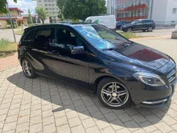Schwarz Gebraucht 2012 Mercedes B200 Edition Van / Kleinbus | 11.000 € (Fairer Preis)