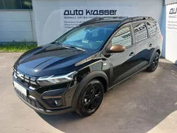 Schwarz Neu 2024 Dacia Jogger Extreme Van / Kleinbus | 28.490 € (Etwas zu teuer)