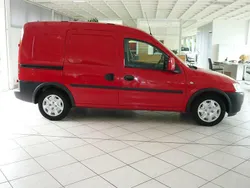 Rot Gebraucht 2011 Opel Combo Van / Kleinbus | 2.790 € (Fairer Preis)