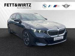 Grau Gebraucht 2025 BMW 520 Comfort Edition Kombi | 48.324 € (Superpreis)