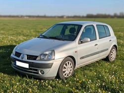 Grau Gebraucht 2003 Renault Clio II Kleinwagen | 2.650 € (Guter Preis)