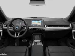 Silber Neu 2025 BMW iX1 M Sport SUV | 49.590 € (Guter Preis)