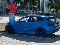 Blau Gebraucht 2019 BMW 118 Sport Line Kleinwagen | 20.500 € (Etwas zu teuer)