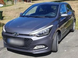 Grau Gebraucht 2018 Hyundai i20 Kleinwagen | 9.200 € (Guter Preis)