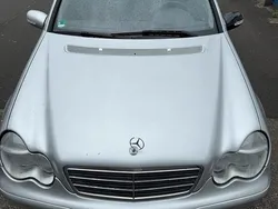 Grau Gebraucht 2004 Mercedes C200 Limousine | 2.500 €