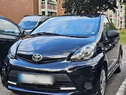 Schwarz Gebraucht 2013 Toyota Aygo Connect Style Kleinwagen | 5.000 € (Fairer Preis)