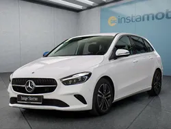 Weiß Gebraucht 2024 Mercedes B200 Van / Kleinbus | 29.649 € (Fairer Preis)