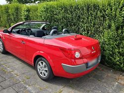 Rot Gebraucht 2025 Renault Mégane Cabriolet Cabrio | 3.500 €