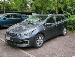 Grau Gebraucht 2018 Kia Ceed Sportswagon DREAM-TEAM Edition Kombi | 14.990 € (Fairer Preis)