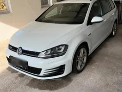 Weiß Gebraucht 2016 VW Golf VII Family Van | 14.500 € (Etwas zu teuer)