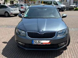 Grau Gebraucht 2017 Skoda Octavia Ambition Kombi | 10.950 € (Guter Preis)