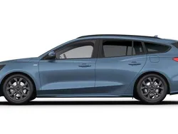 Chrome blue metallic Neu 2025 Ford Focus ST-Line X Kombi | 28.181 € (Guter Preis)