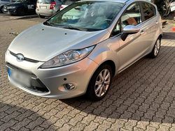 Silber Gebraucht 2009 Ford Fiesta Kleinwagen | 2.699 €