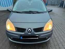 Grau Gebraucht 2007 Renault Grand Scénic II Van / Kleinbus | 2.349 € (Fairer Preis)