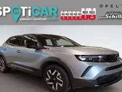 Quarz grau / schwarz Gebraucht 2024 Opel Mokka SUV | 22.990 € (Fairer Preis)
