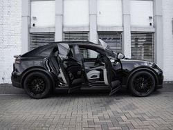 Schwarz Gebraucht 2025 Porsche Macan 4 Electric SUV | 96.500 € (Guter Preis)