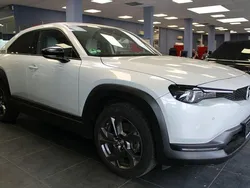Weiß Gebraucht 2021 Mazda MX30 SUV | 14.980 € (Guter Preis)