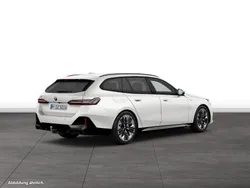 Weiß Gebraucht 2025 BMW 540 Kombi | 68.169 € (Fairer Preis)