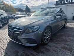 Grau Gebraucht 2020 Mercedes E200 AMG Limousine | 26.490 € (Guter Preis)