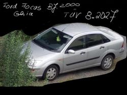 Silber Gebraucht 2000 Ford Focus Ghia Limousine | 2.500 € (Teuer)
