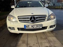 Weiß Gebraucht 2008 Mercedes C350 Avantgarde Limousine | 9.800 € (Etwas zu teuer)