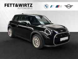 Midnight black metallic Gebraucht 2024 Mini Cooper S Kleinwagen | 32.400 € (Etwas zu teuer)